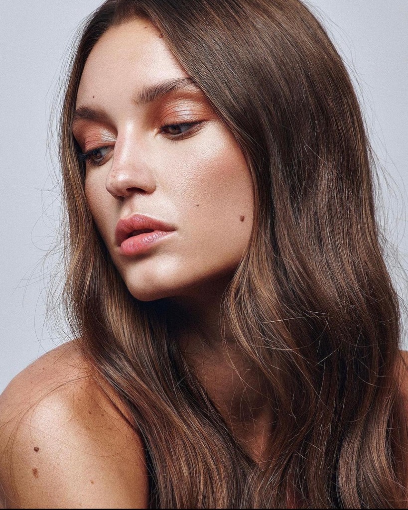 ELISA D.